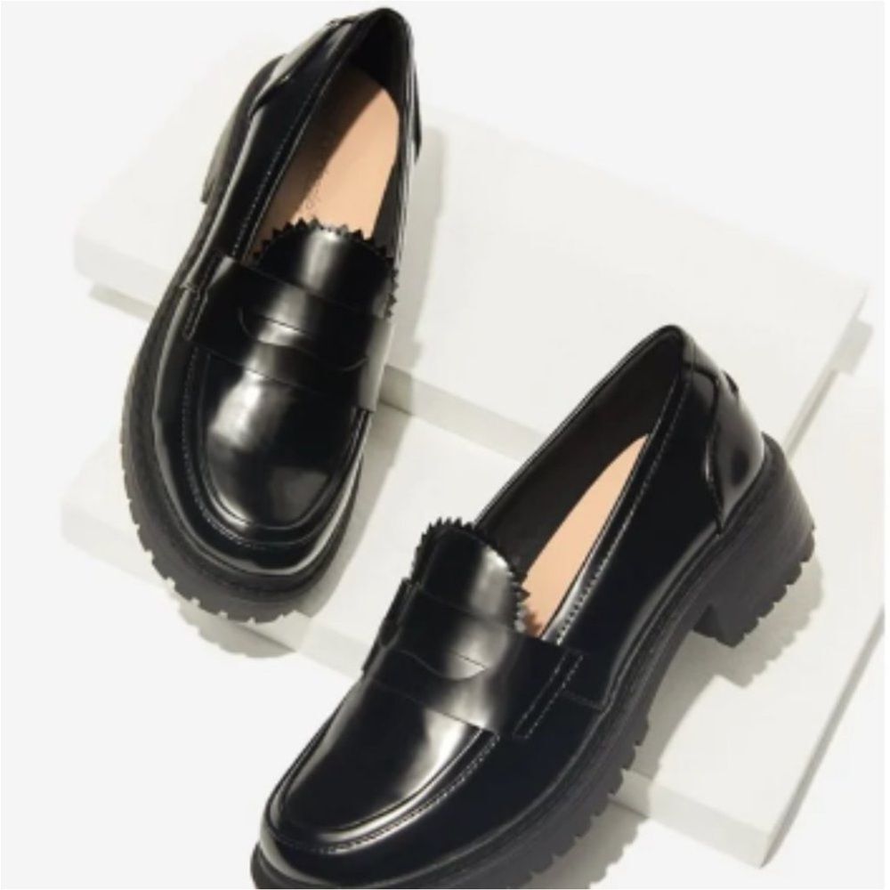 Shoe Dazzle Corena Black Loafer Flat size 8